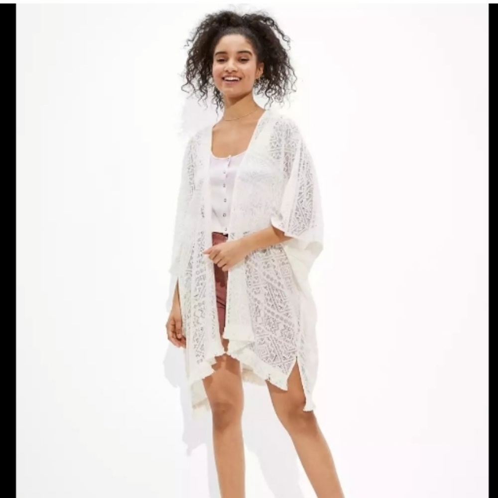 American Eagle Cream Kimono. Like new! One size